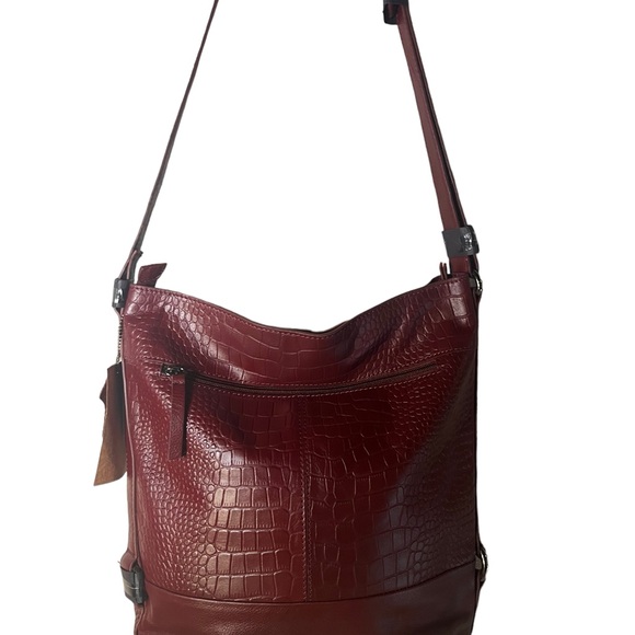 Union Code Genuine Leather Crossbody Bucket Bag Red Croc Embossed New - Picture 3 of 9